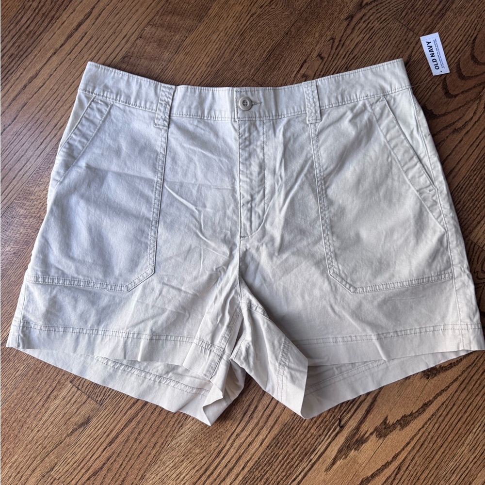 Old Navy Womens  size xlarge. Light Beige High-Waisted OGC Chino NWT